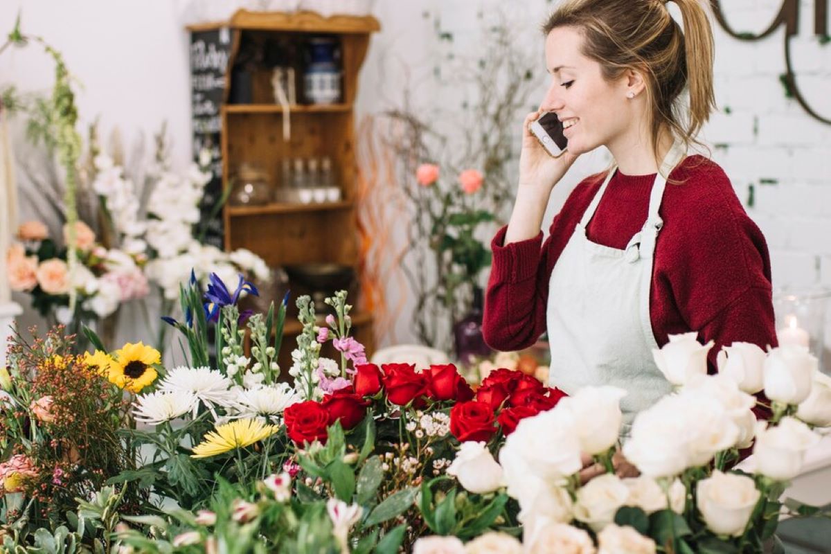 How to Order a Mothers Day Bouquet That Actually Matches Her Kitchen